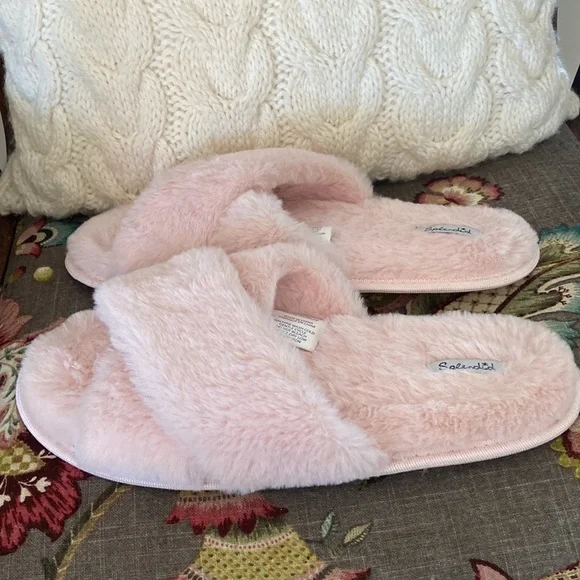 Splendid Slippers - Picture 2 of 8